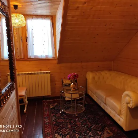 Holiday Chalet Baita 펜션